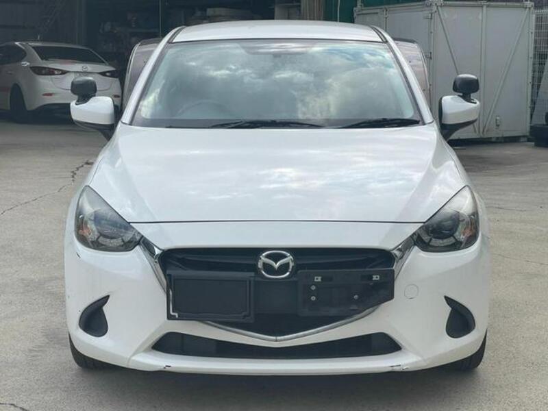 MAZDA2