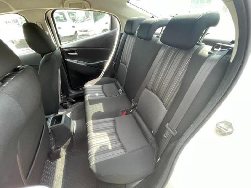 MAZDA2