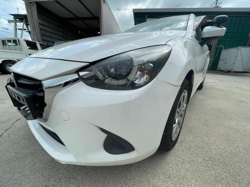 MAZDA2