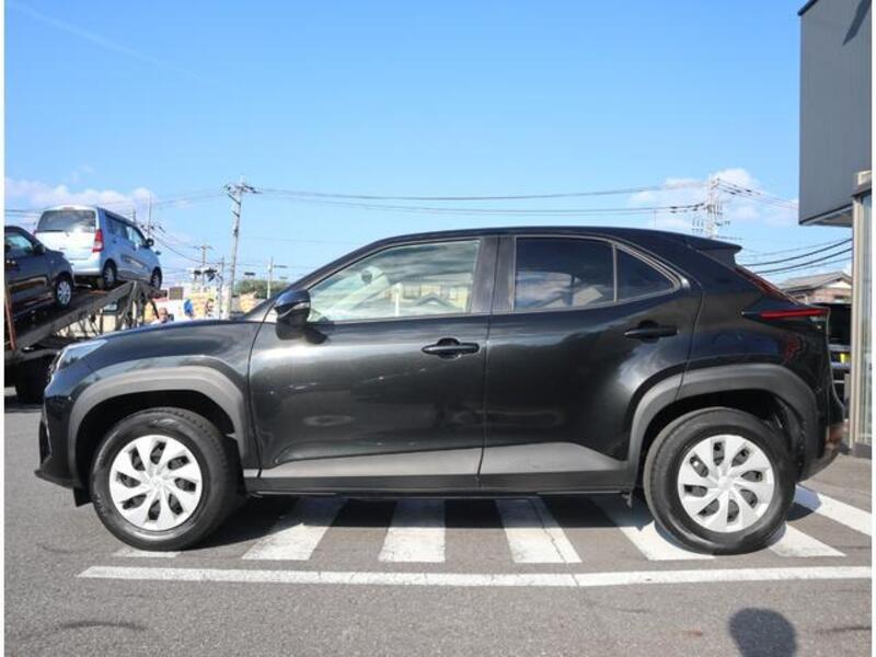 YARIS CROSS