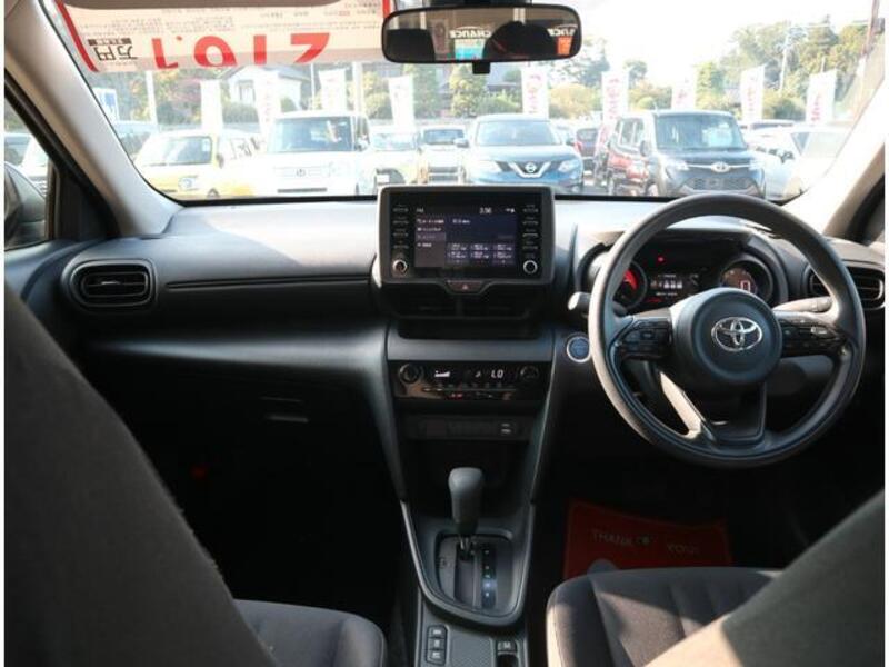 YARIS CROSS