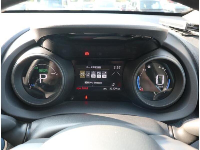 YARIS CROSS