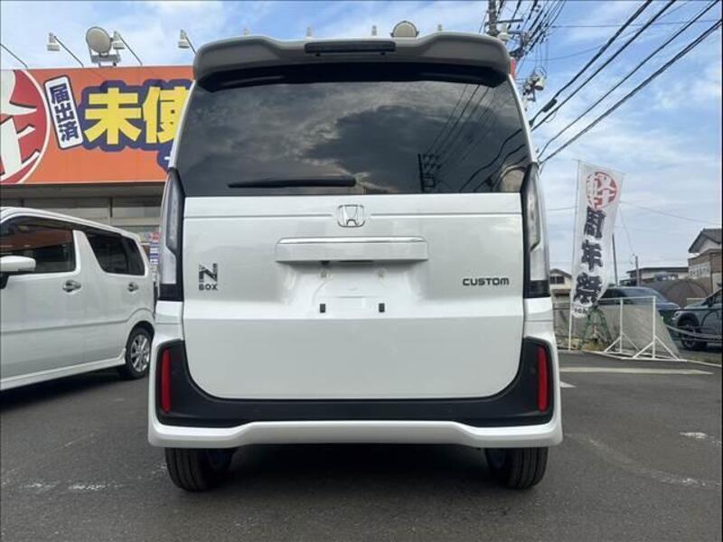 N BOX CUSTOM
