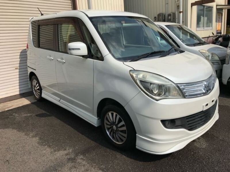 MITSUBISHI DELICA D2