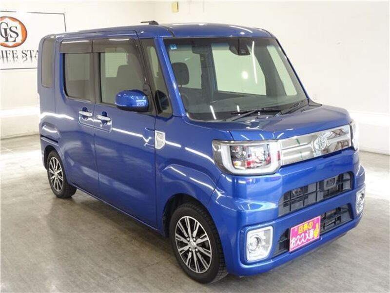 TOYOTA PIXIS MEGA