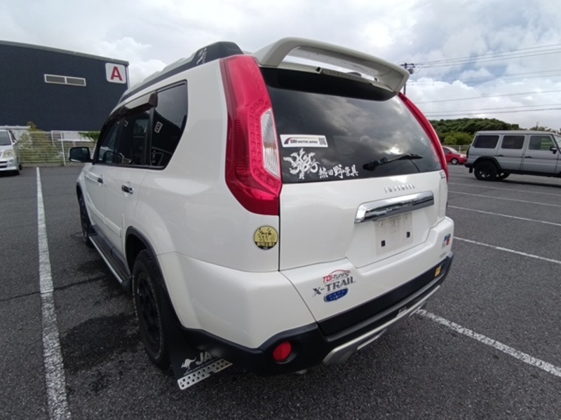 X-TRAIL
