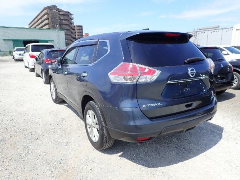 X-TRAIL