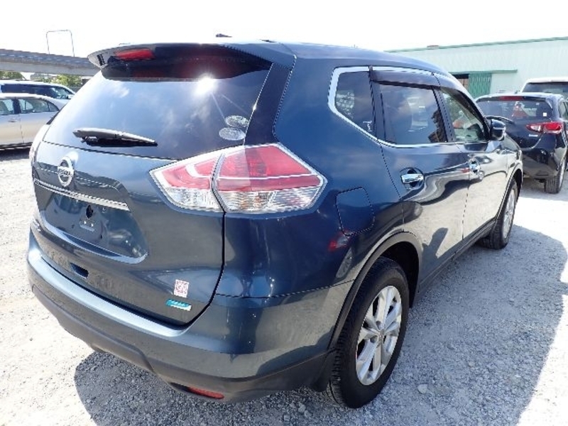 X-TRAIL