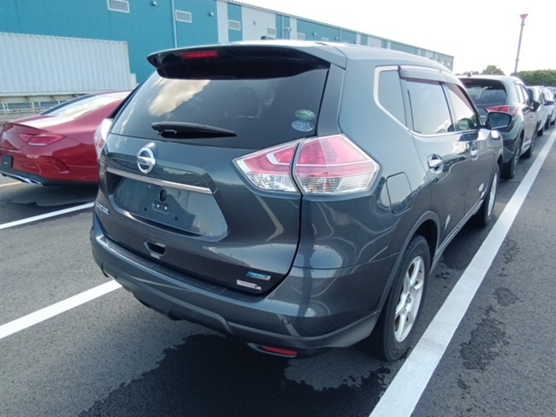 X-TRAIL