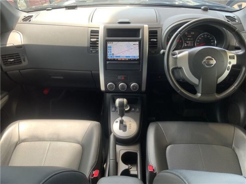 X-TRAIL