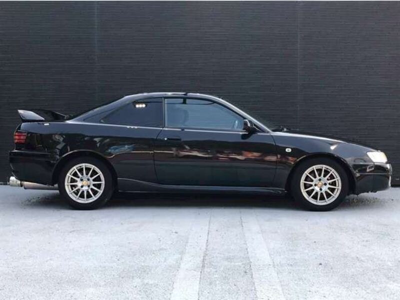 COROLLA LEVIN
