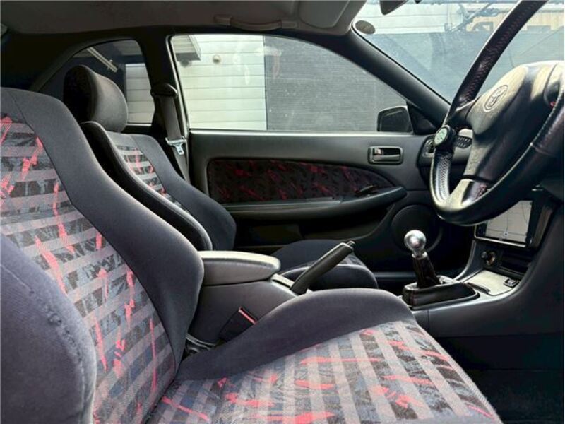 COROLLA LEVIN