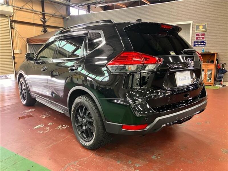 X-TRAIL