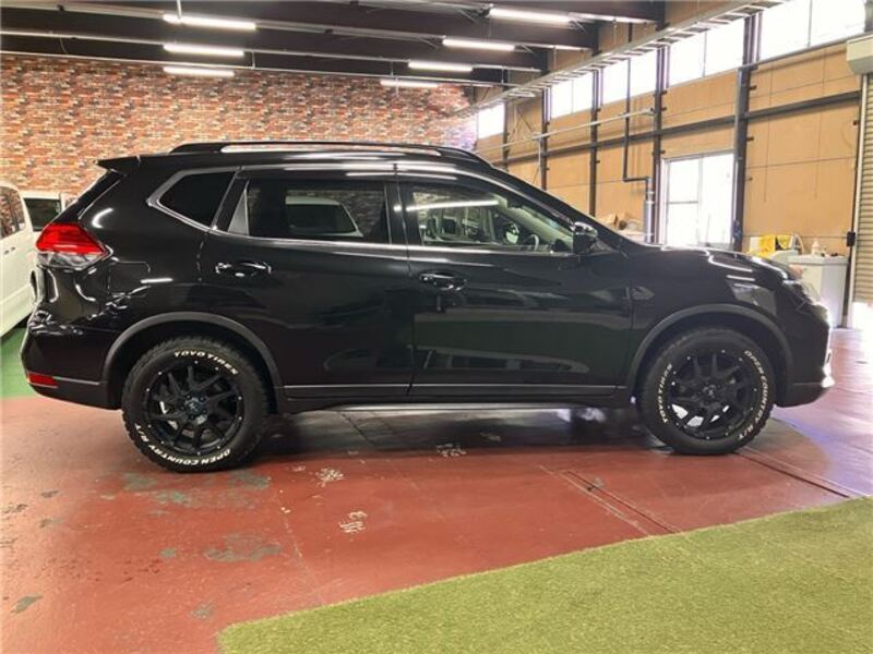 X-TRAIL