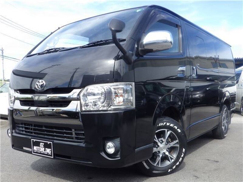 TOYOTA HIACE