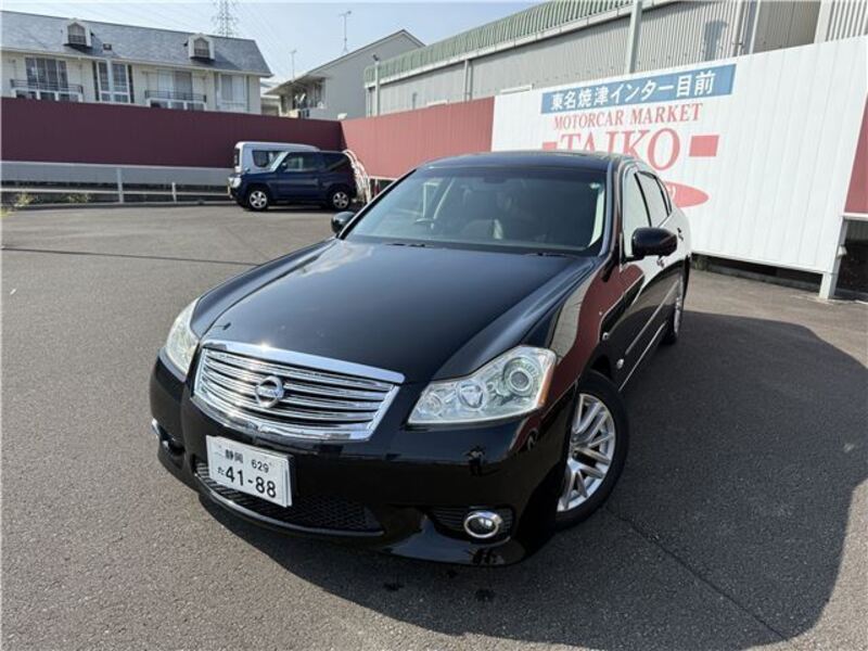 NISSAN FUGA