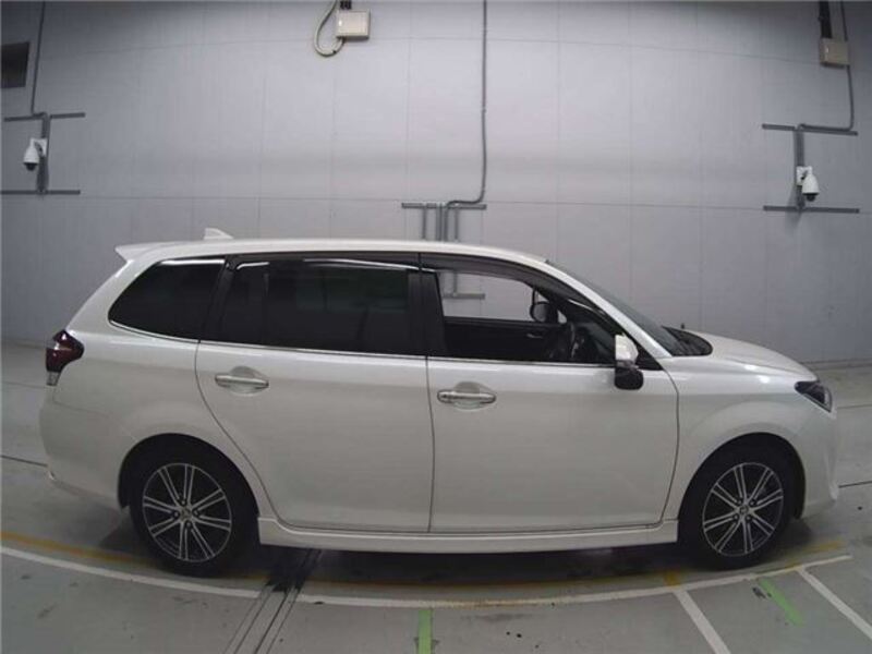 COROLLA FIELDER