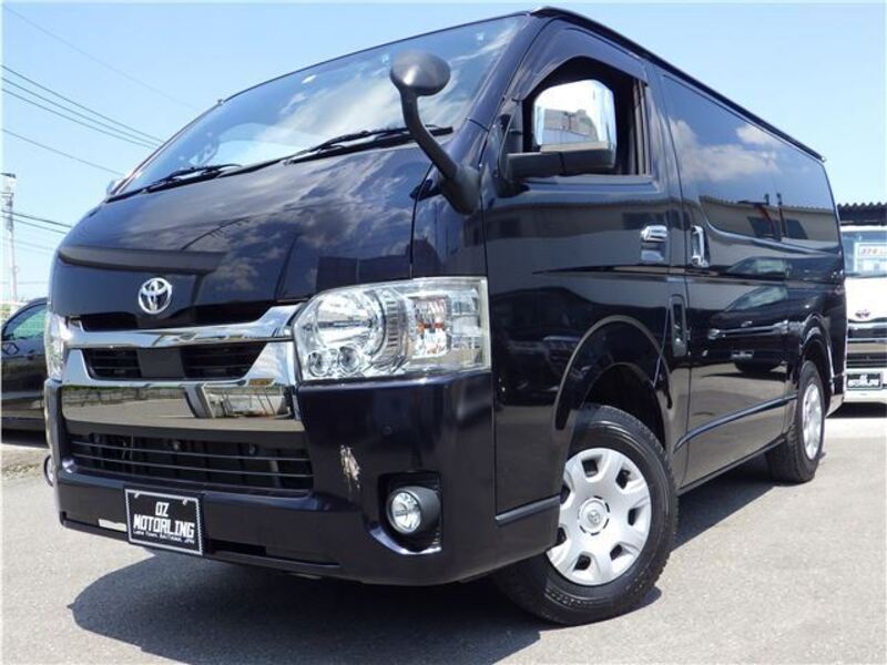 TOYOTA HIACE