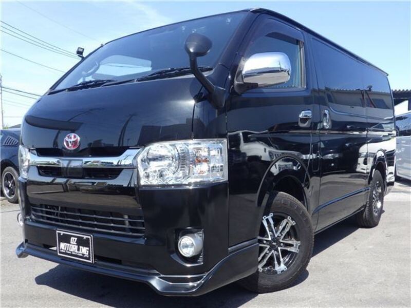 TOYOTA HIACE
