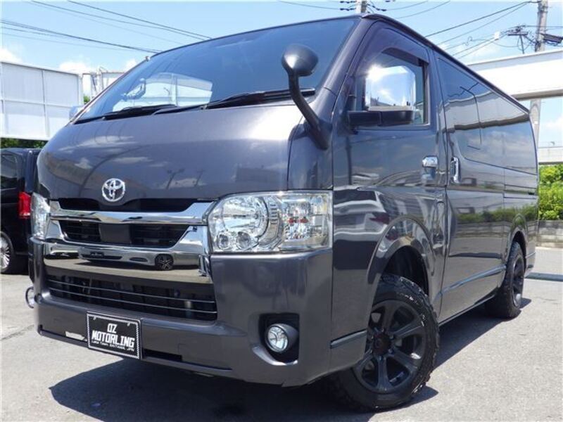TOYOTA HIACE