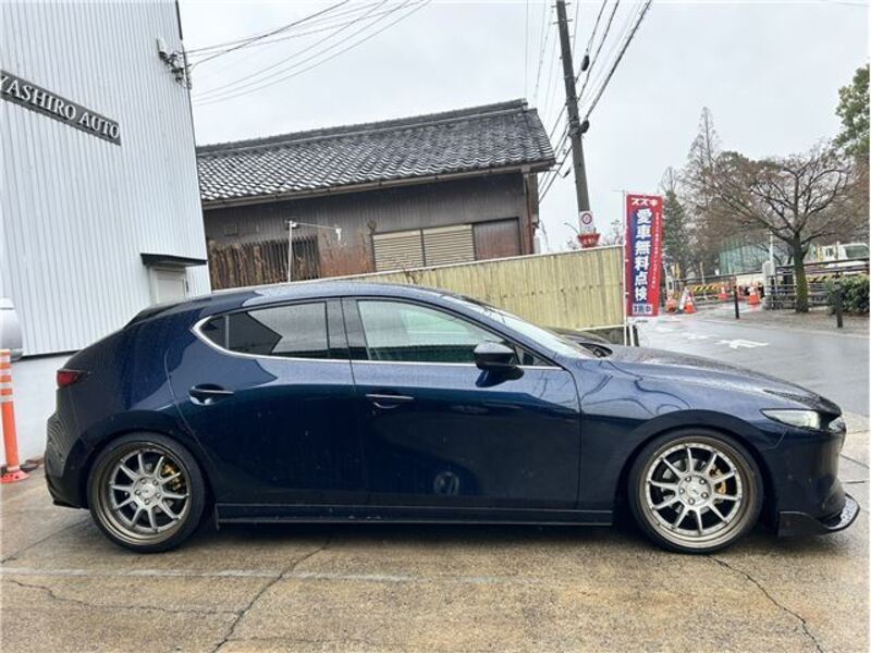 MAZDA3