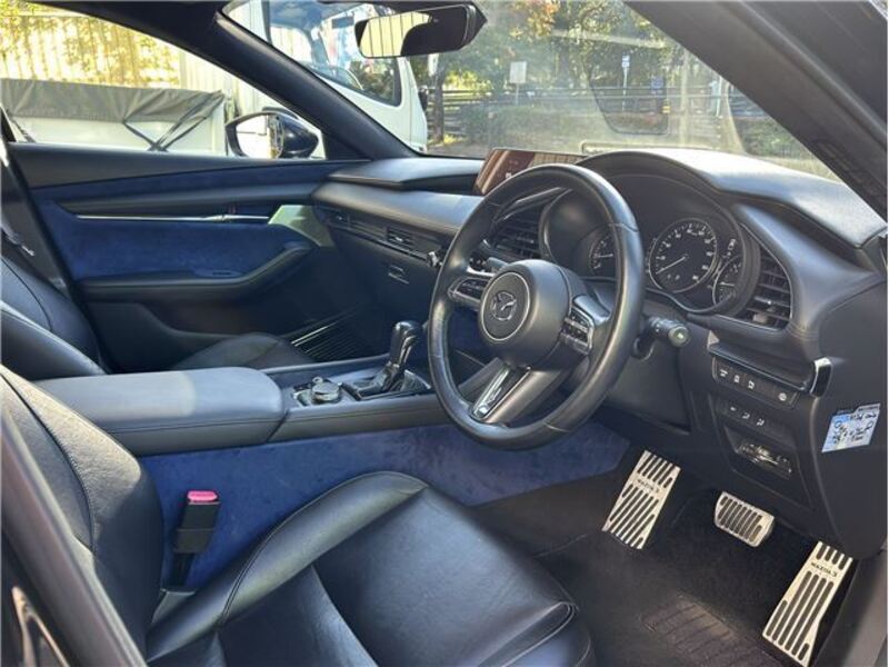 MAZDA3