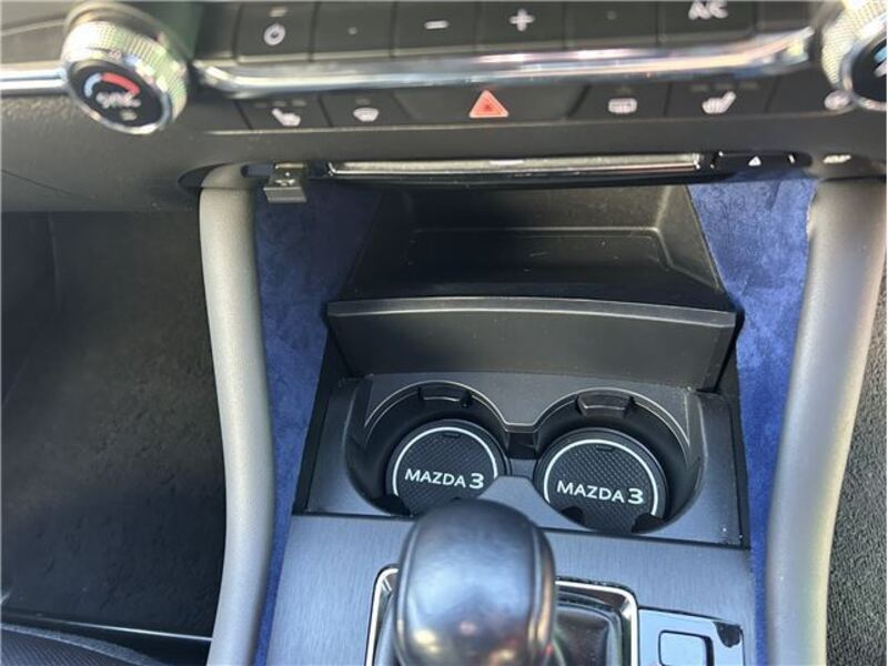 MAZDA3