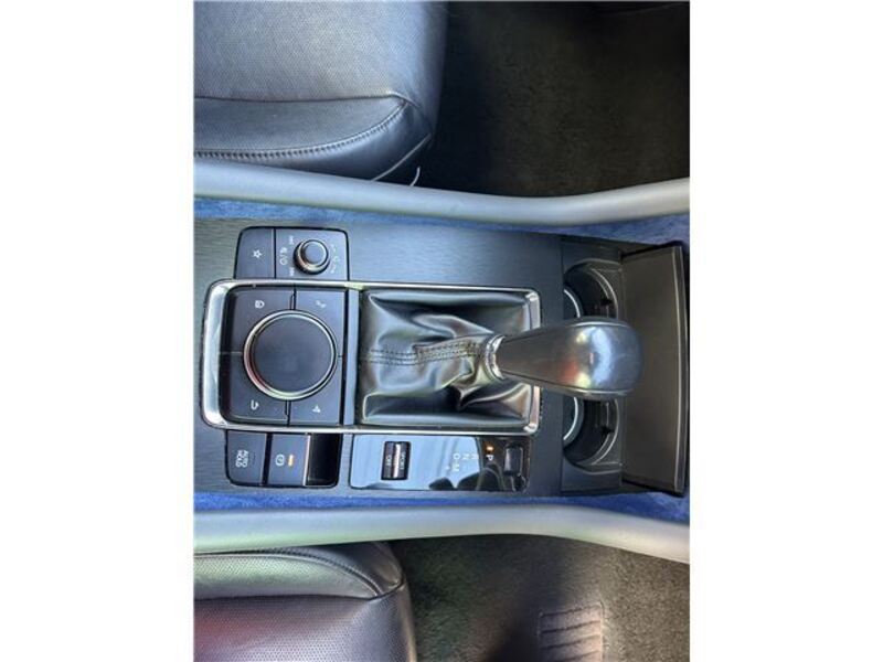 MAZDA3