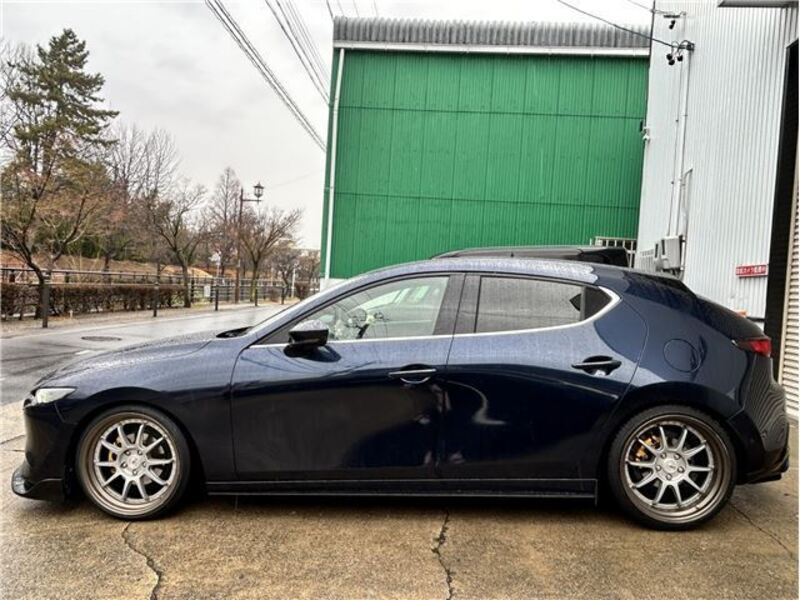 MAZDA3