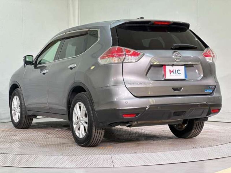 X-TRAIL