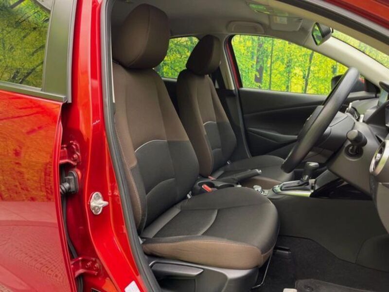 MAZDA2