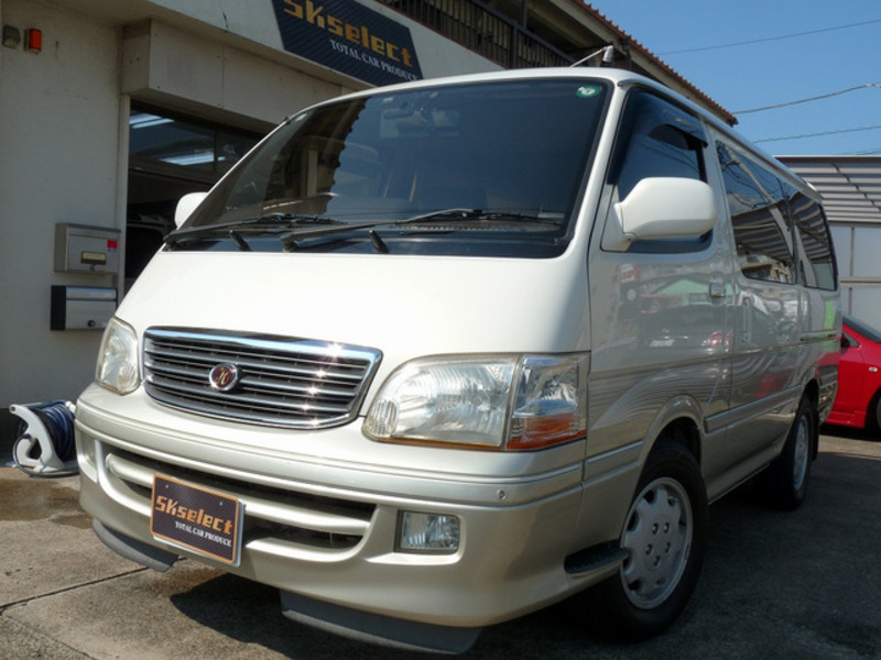 TOYOTA HIACE
