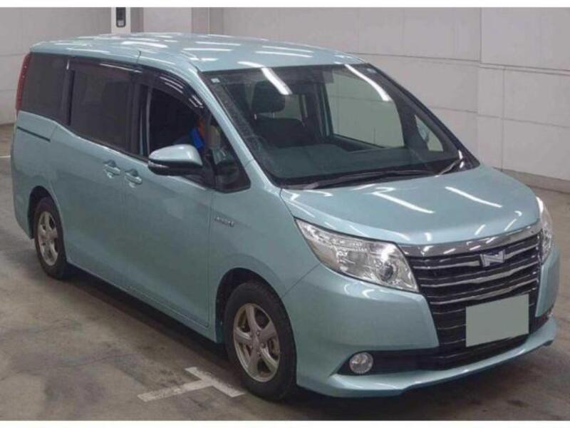 TOYOTA NOAH