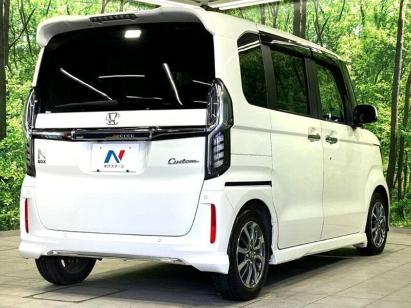 N BOX CUSTOM