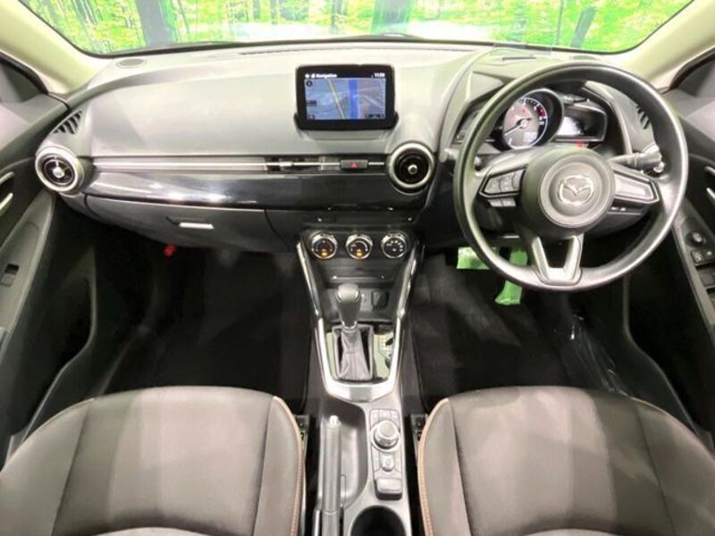 MAZDA2