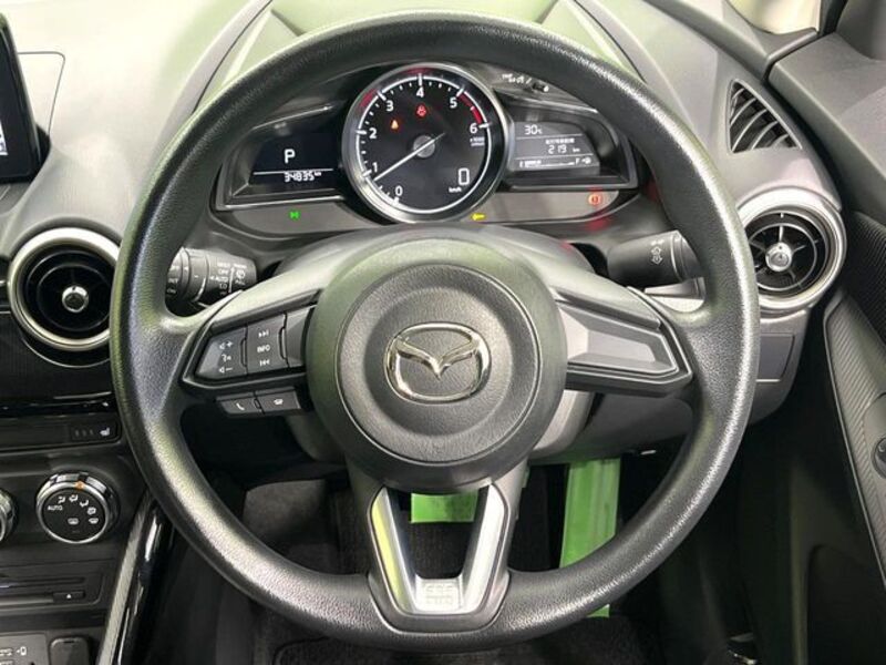 MAZDA2