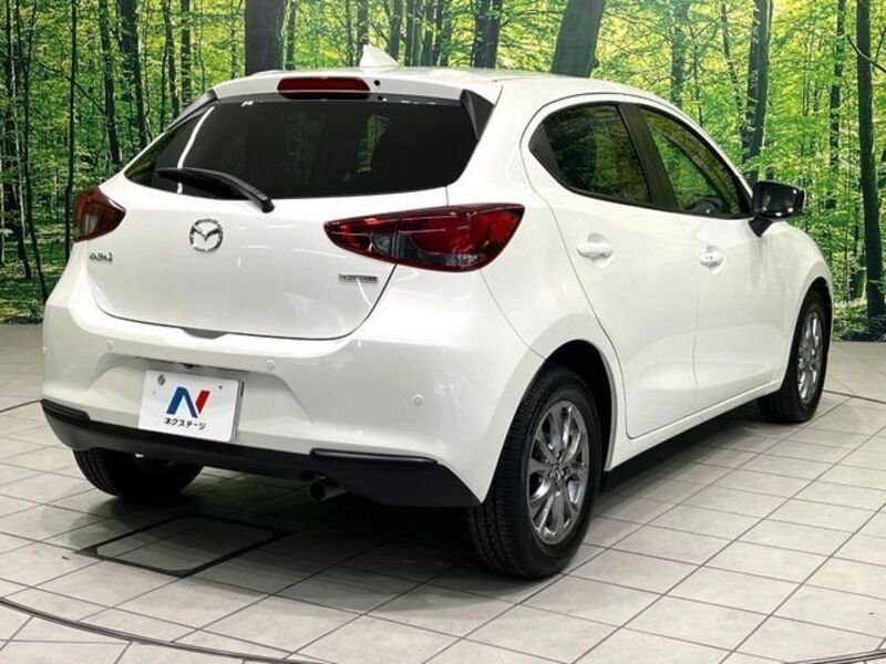 MAZDA2