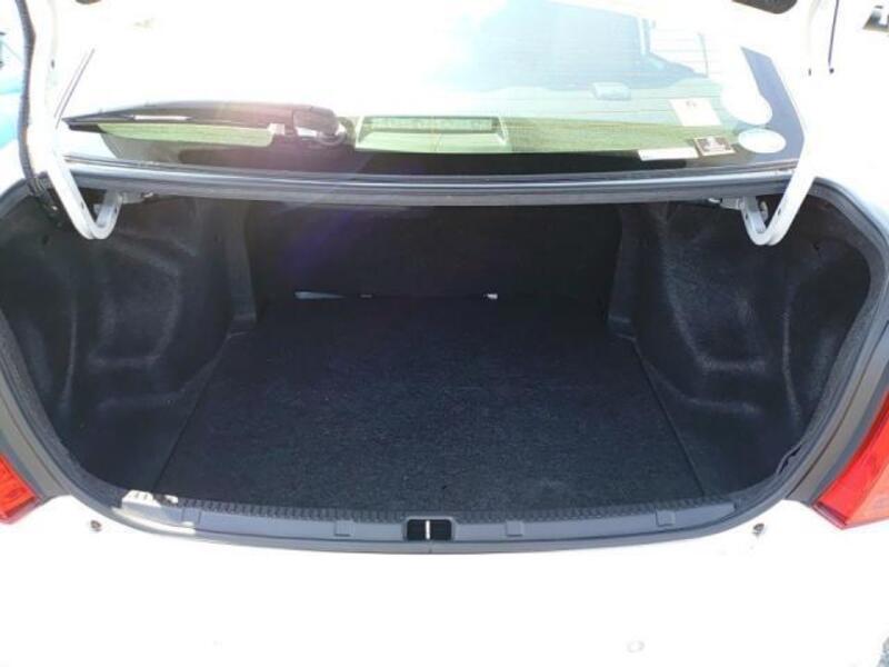 COROLLA AXIO
