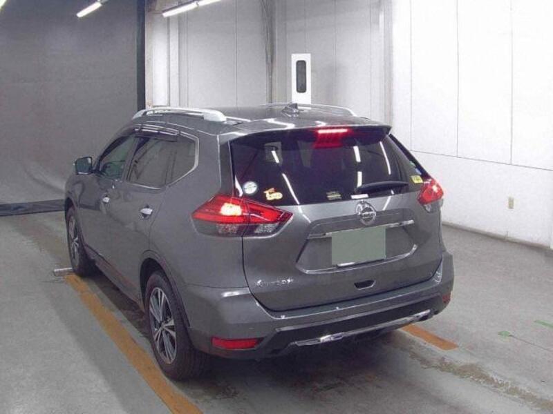 X-TRAIL