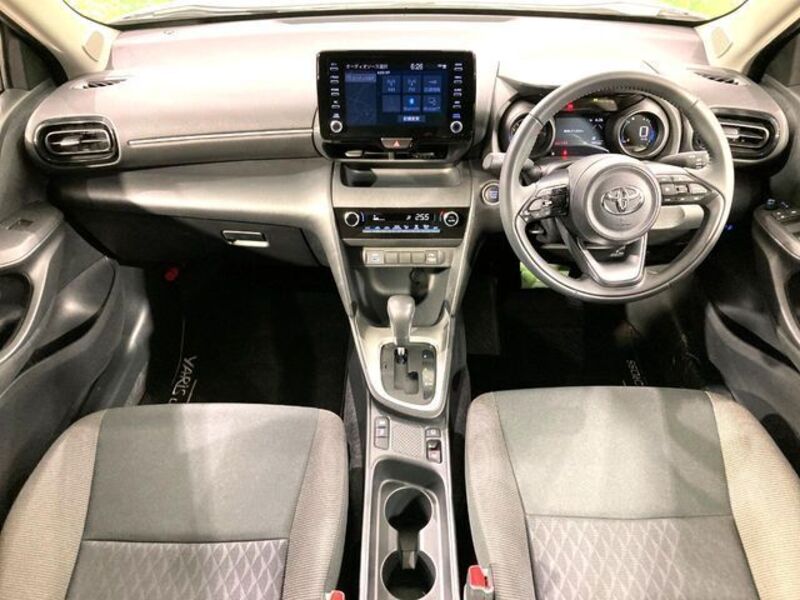 YARIS CROSS