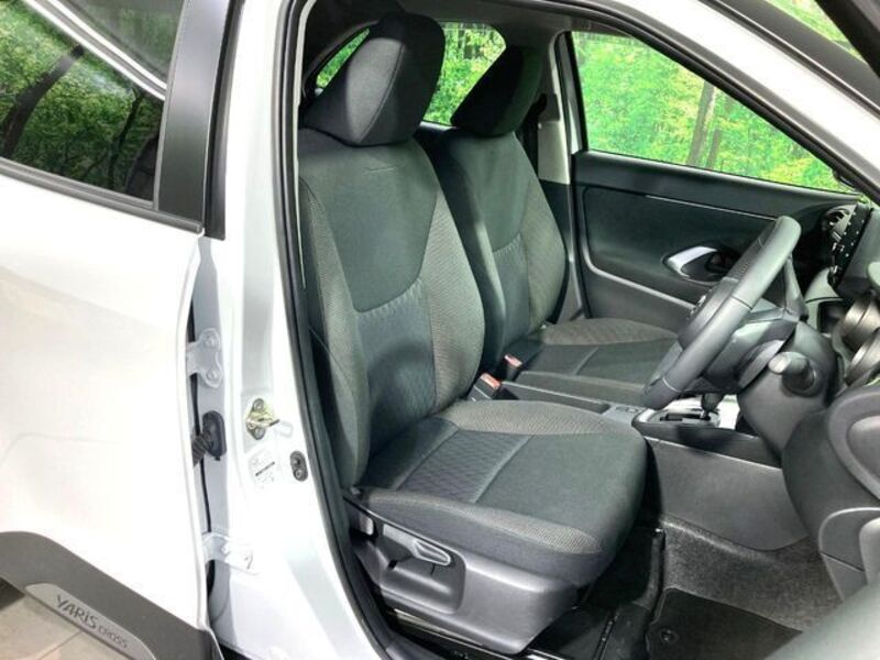 YARIS CROSS
