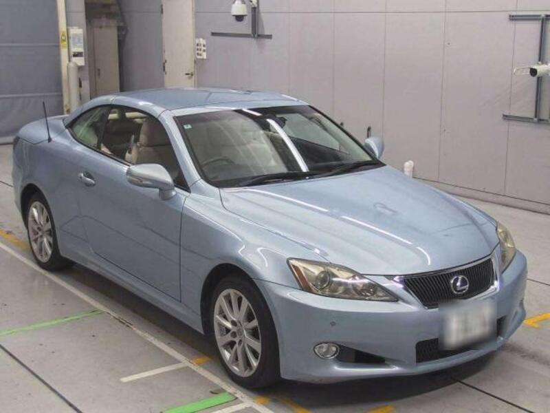 LEXUS IS