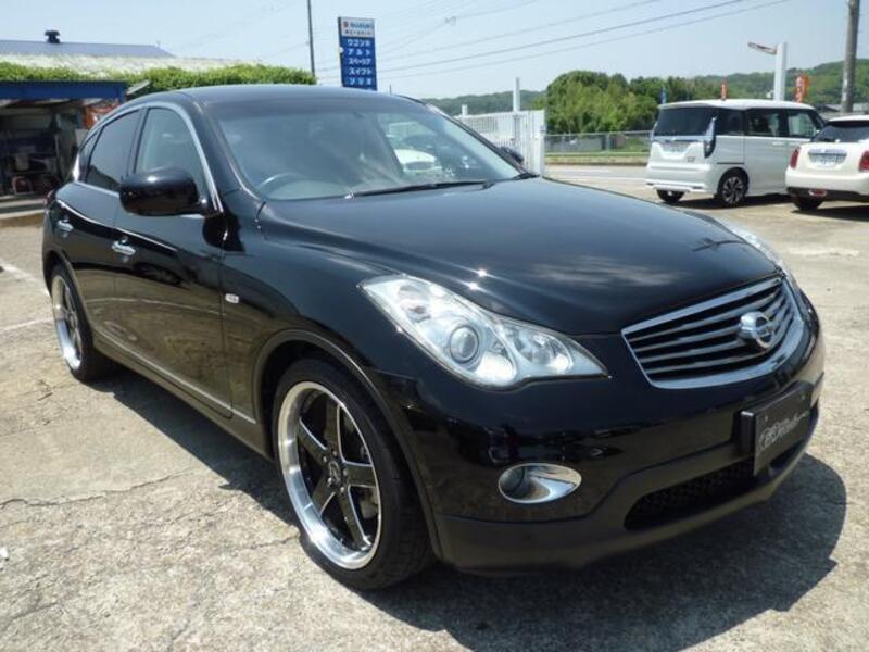 NISSAN SKYLINE CROSSOVER