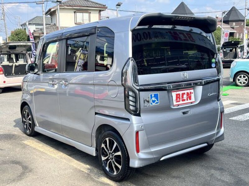 N BOX CUSTOM