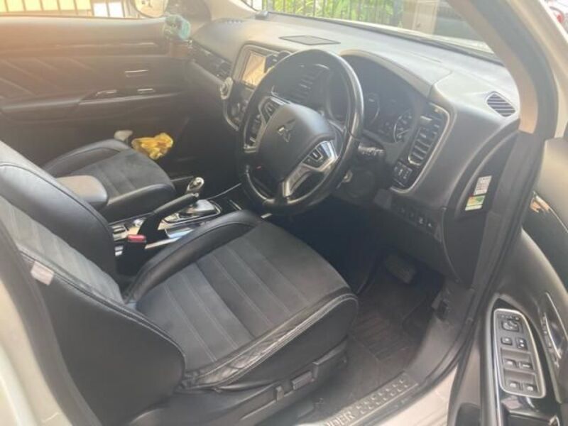 OUTLANDER PHEV
