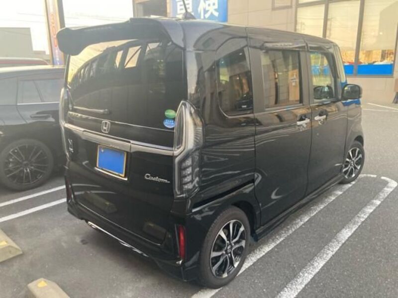 N BOX CUSTOM