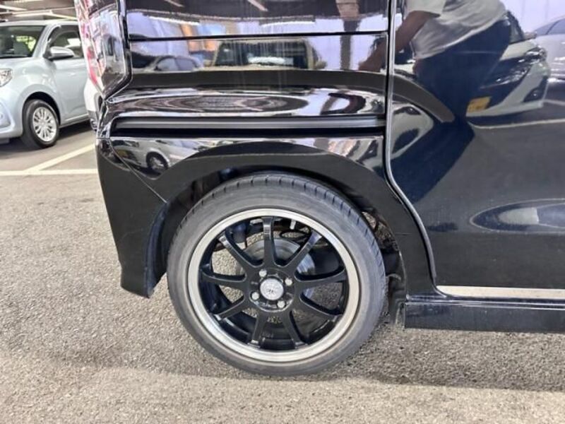N BOX CUSTOM