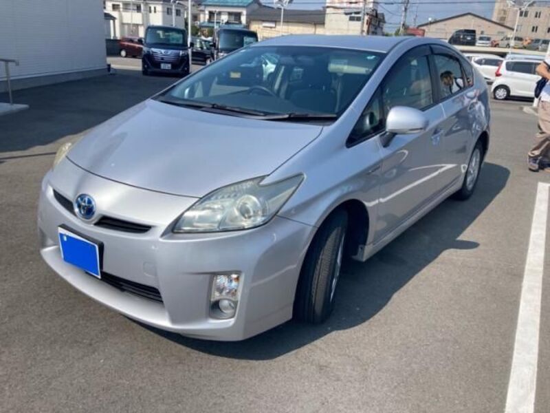 TOYOTA PRIUS