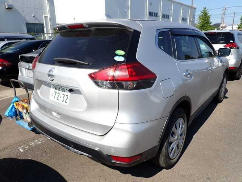 X-TRAIL