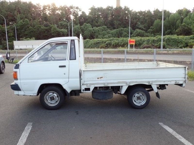 TOWNACE TRUCK